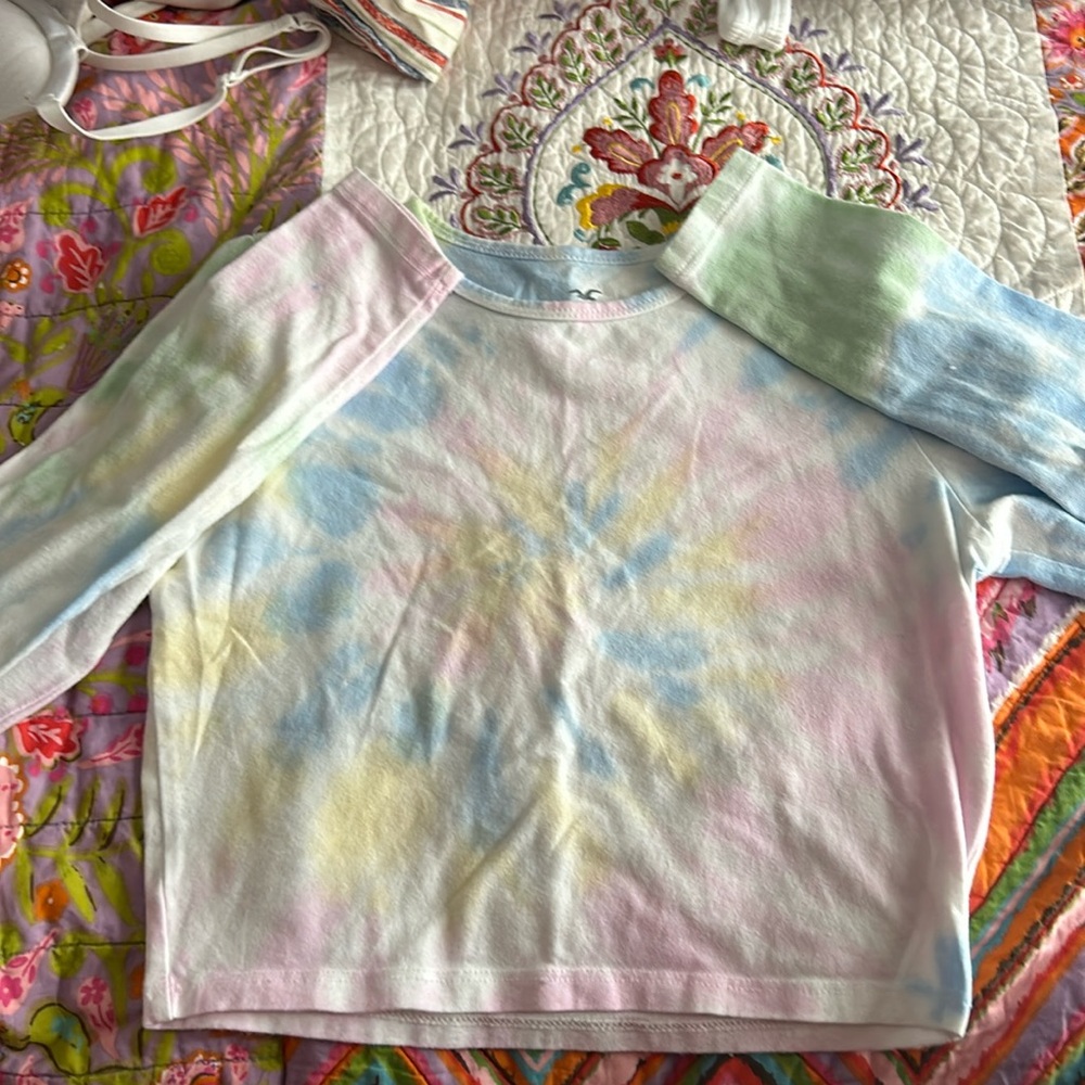 Hollister tie dye baby tee